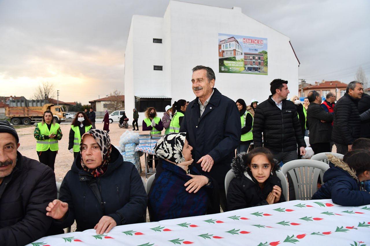 Tepebaşı Belediyesi, Mahalle İftarlarıyla Ramazan Ayının Bereketini Paylaşıyor