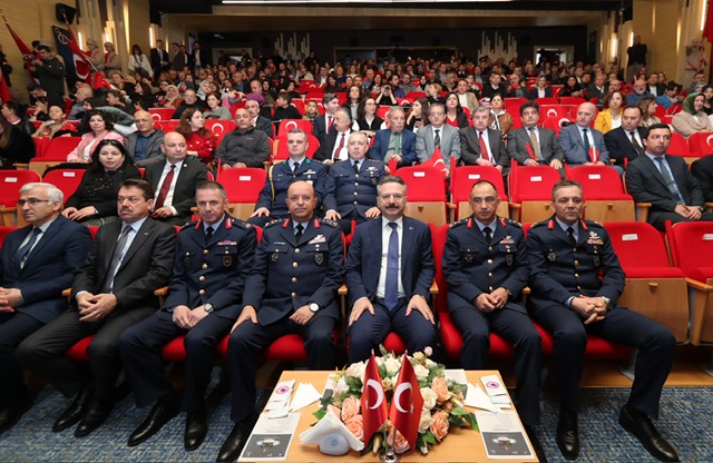 İl Milli Eğitim Müdürlüğü Şehit Mehmet Şengül Fen Lisesi'nde Şehitleri Anma Günü ve Çanakkale Deniz Zaferi kutlandı