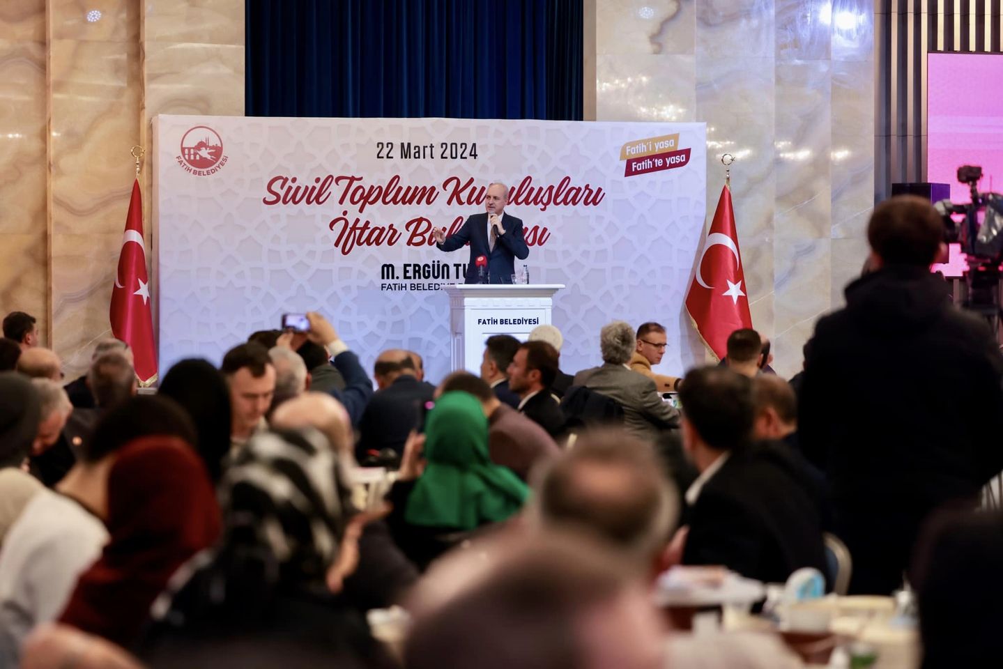 TBMM Başkanı Numan Kurtulmuş, Fatih'te STK temsilcileriyle iftarda bir araya geldi