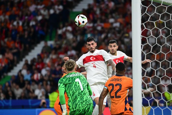 T.C. İçişleri Bakanı Ali Yerlikaya, A Milli Futbol Takımı'nın EURO2024 Mücadelesini Değerlendirdi