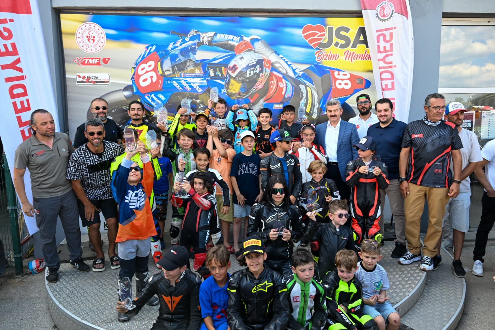 Türkiye Motosiklet Federasyonu ve Uşak Belediyesi Ev Sahipliğinde Şampiyona Başladı