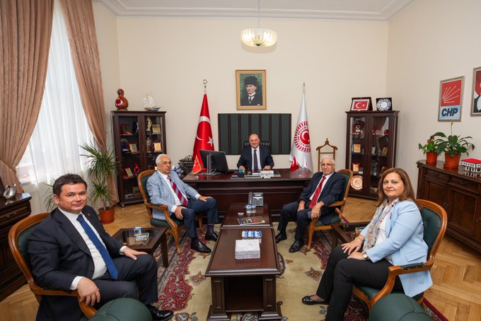 Afyonkarahisar Belediye Başkanı Burcu Köksal TBMM İdare Amiri Uğur Bayraktutan’ı Ziyaret Etti