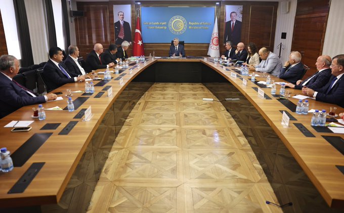 Ticaret Bakanı Bolat, TOBTİM Yöneticileri ile Toplantı Yaptı