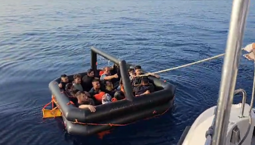 İzmir İli Seferihisar İlçesi Açıklarında Düzensiz Göçmen Kurtarıldı