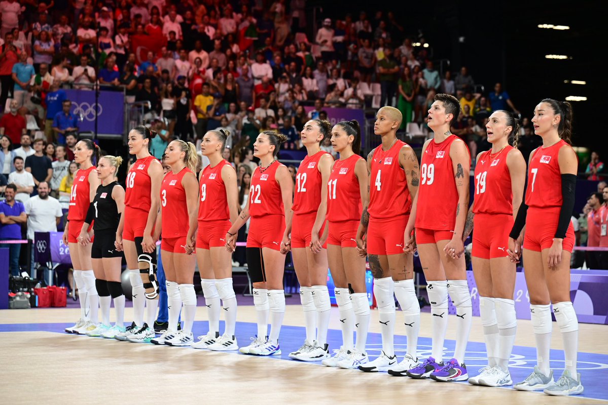 A Milli Kadın Voleybol Takımı, Olimpiyat Tarihinde Yarı Finale Yükselerek Büyük Bir Başarı Elde Etti