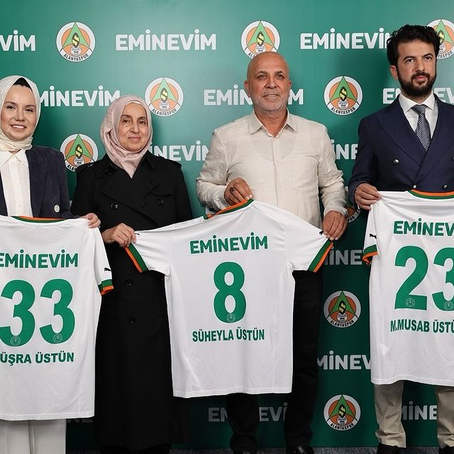 Corendon Alanyaspor ve Eminevim Forma Sponsoru Oldu