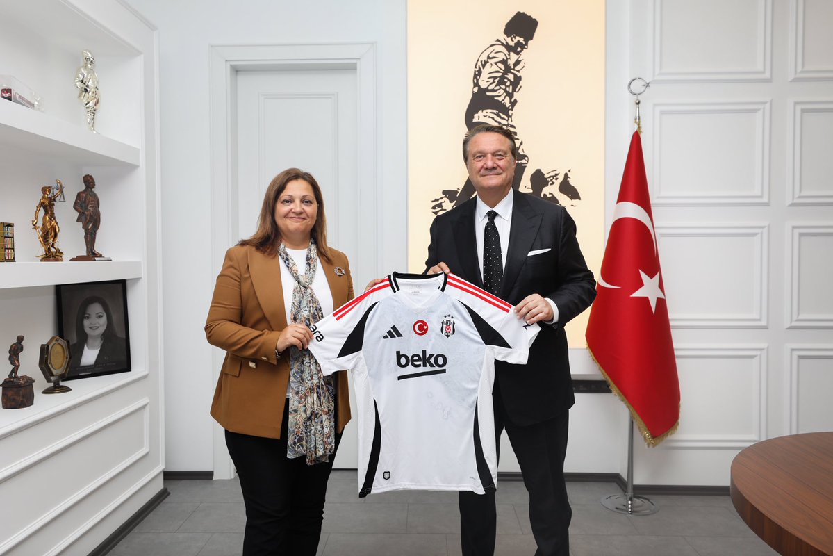 Beşiktaş Jimnastik Kulübü Başkanı Hasan Arat, Büyük Taarruz etkinlikleri kapsamında yerel yönetimle buluştu