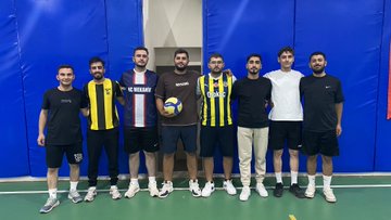 Geleneksel Voleybol Turnuvası'nda Heyecan Dorukta