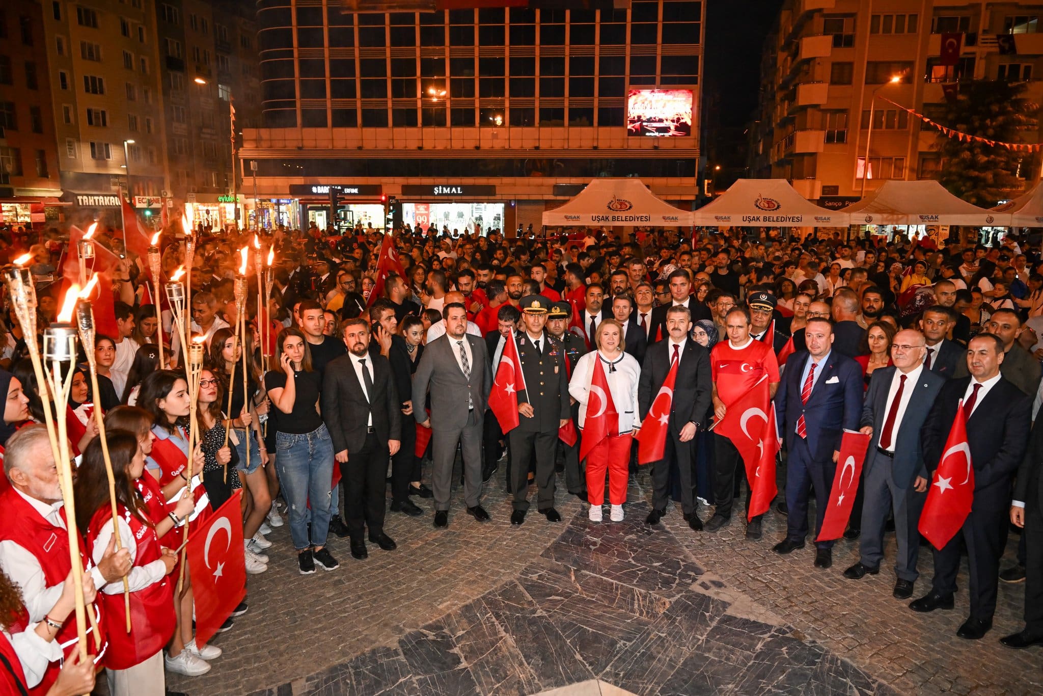 30 Ağustos Zafer Bayramı'nda Fener Alayı Düzenlendi