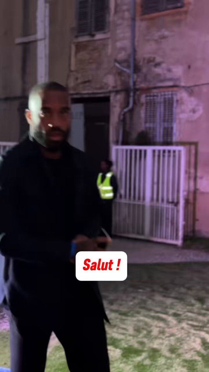 Olympique Lyonnais'ın Kaptanı Lacazette Özel Bir An Yaşadı