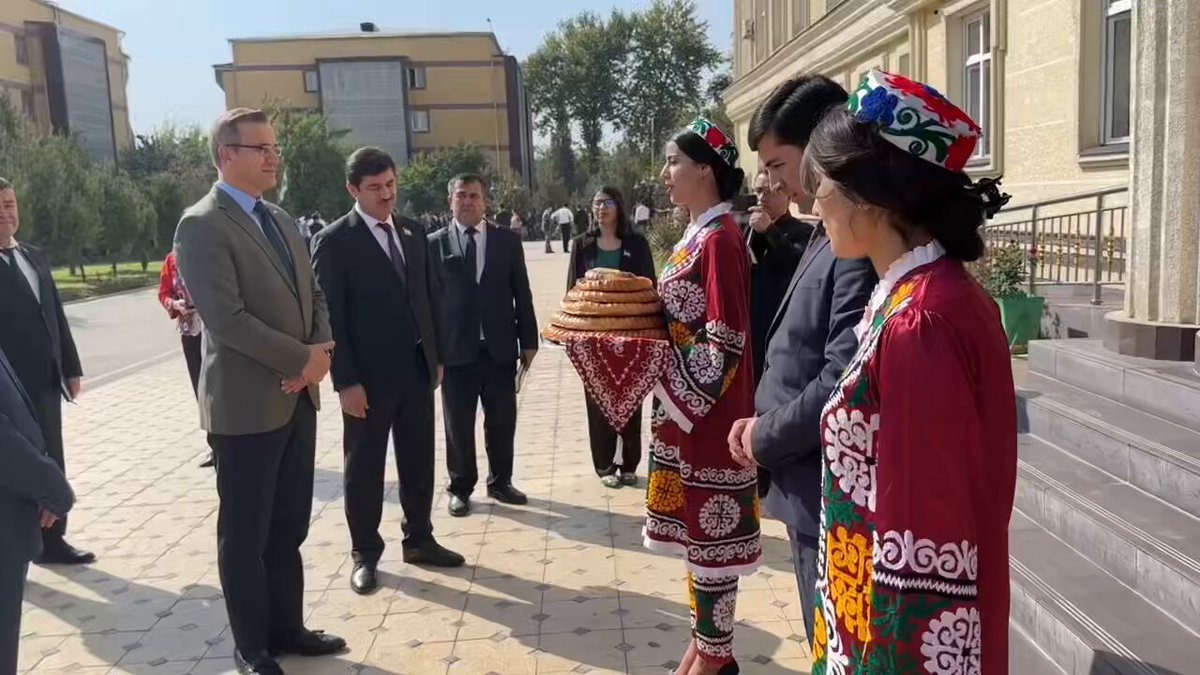 Türkiye'nin Dışişleri Bakanlığı Temsilcisi ve TİKA Koordinatörü Bir Üniversiteyi Ziyaret Etti