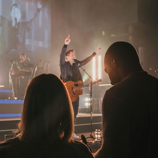 Jeremy Camp Konseri Kilisede Unutulmaz Anlar Sundu