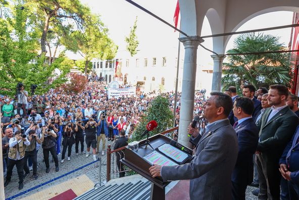 CHP Genel Başkanı Özgür Özel, Muğla'da Siyasi Ziyaretlerde Bulundu