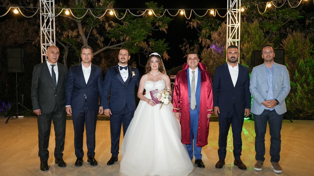 CHP Genel Başkan Yardımcısı Deniz Yücel, Banu Özdemir ve Gökhan Kahyaoğlu'nun Nikah Törenine Katıldı