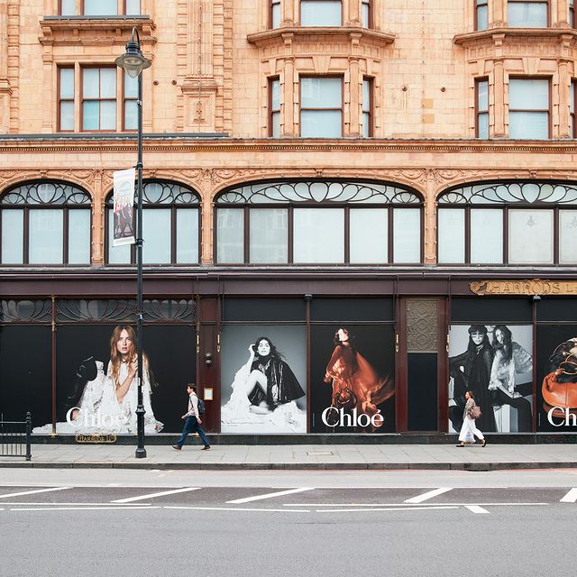 Chloé, 2024 Kış Koleksiyonunu Londra ve Tokyo'da Tanıttı