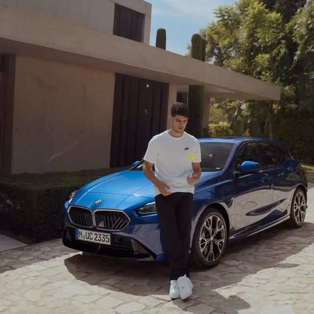 Yeni BMW 1 Serisi ile Carlos Alcaraz’ın Uyumu