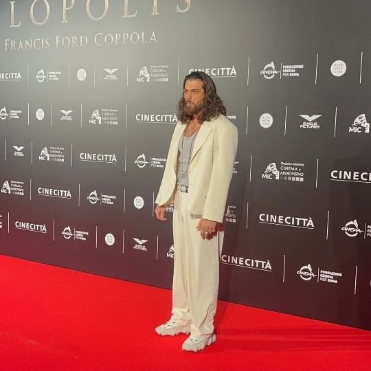 Can Yaman, Coppola'nın yeni filmi Megalopolis'in galasında özel konuk oldu