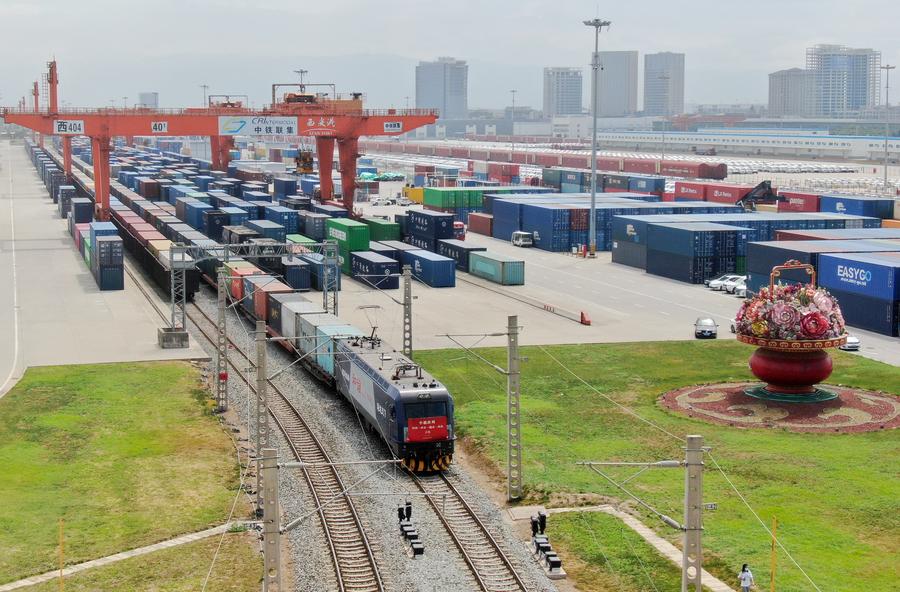 Çin-Vietnam Yük Treni Hizmeti Ekonomik İşbirliklerini Güçlendiriyor