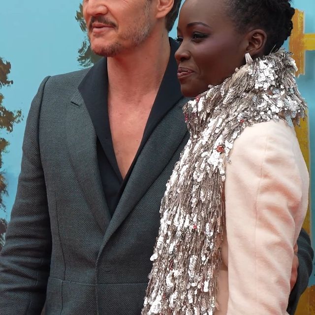 Red Carpet Etkinliğinde Pascal Ispunk ve Lupita Nyong'o'nun Etkileşimi