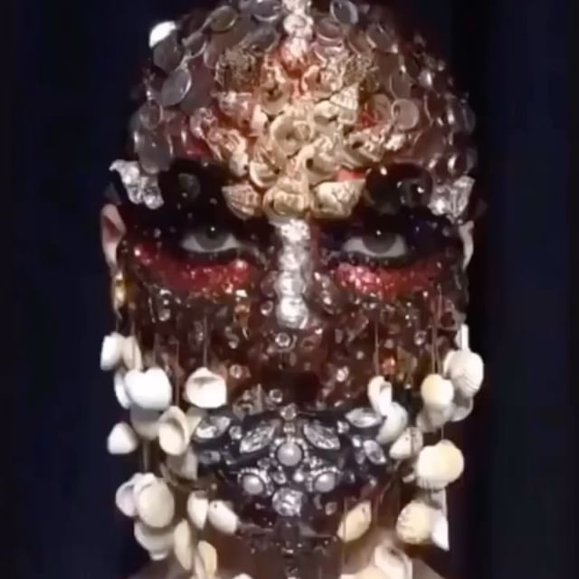 Givenchy'nin 2015 Sonbahar-Kış Koleksiyonunda Edgar Allan Poe'nun Edebî Etkisi