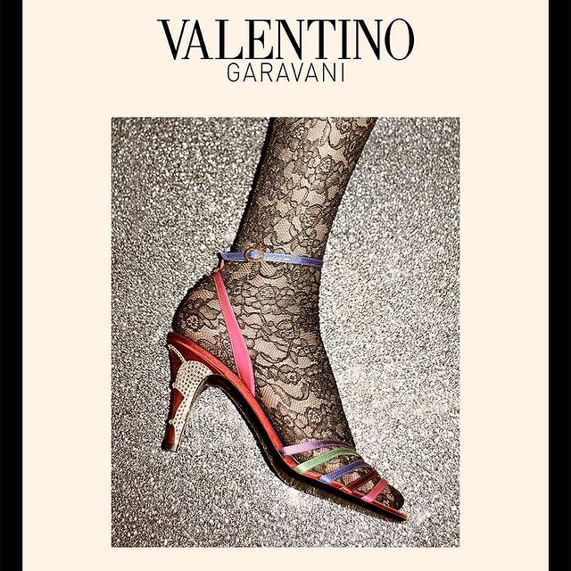 Valentino'dan Yeni Yıl İçin Renkli Ayakkabı Tasarımı