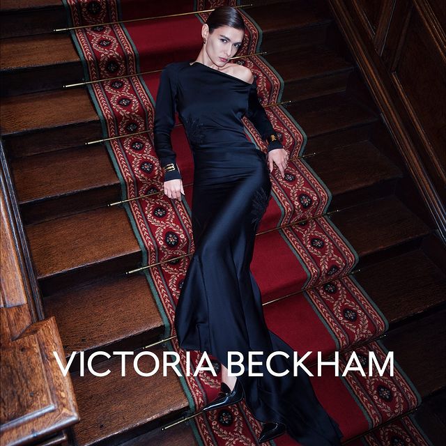 Victoria Beckham, Yeni Koleksiyonunu Tanıttı