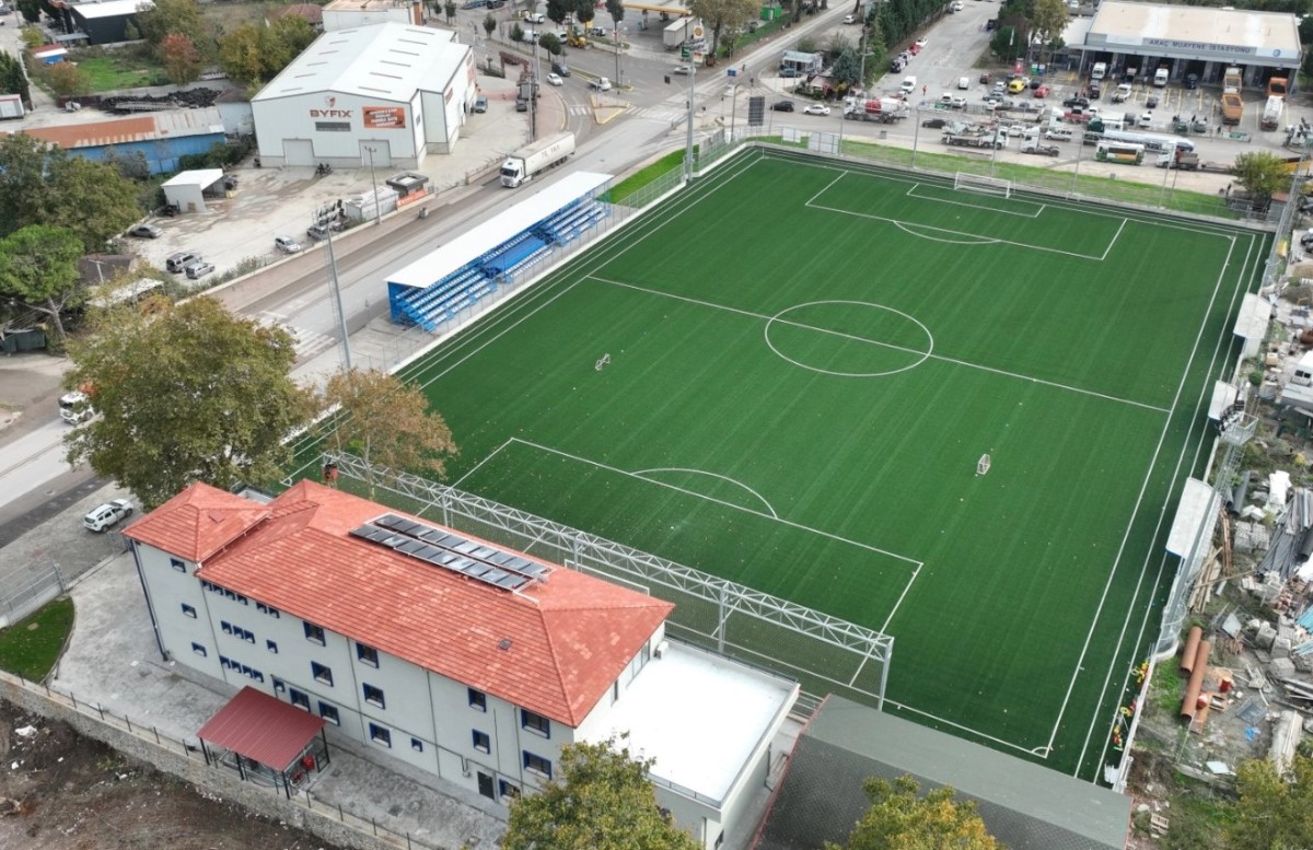 Kocaeli Büyükşehir Belediyesi, Başiskele'deki Yakup Altun Stadı'na FIFA Standartlarına Uygun Hale Getirdi