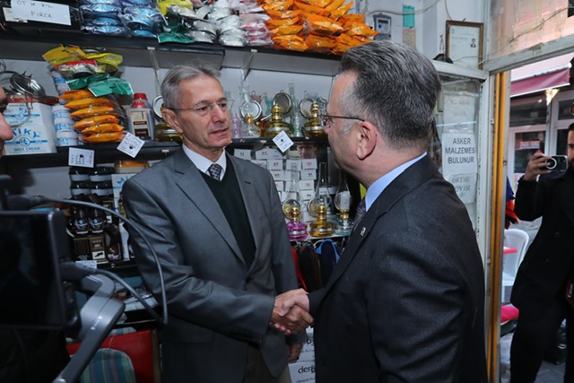 Sayın Valimiz, Eski Ayakkabıcılar Odası Başkanı Nejat Madenoğlu'nu ziyaret etti