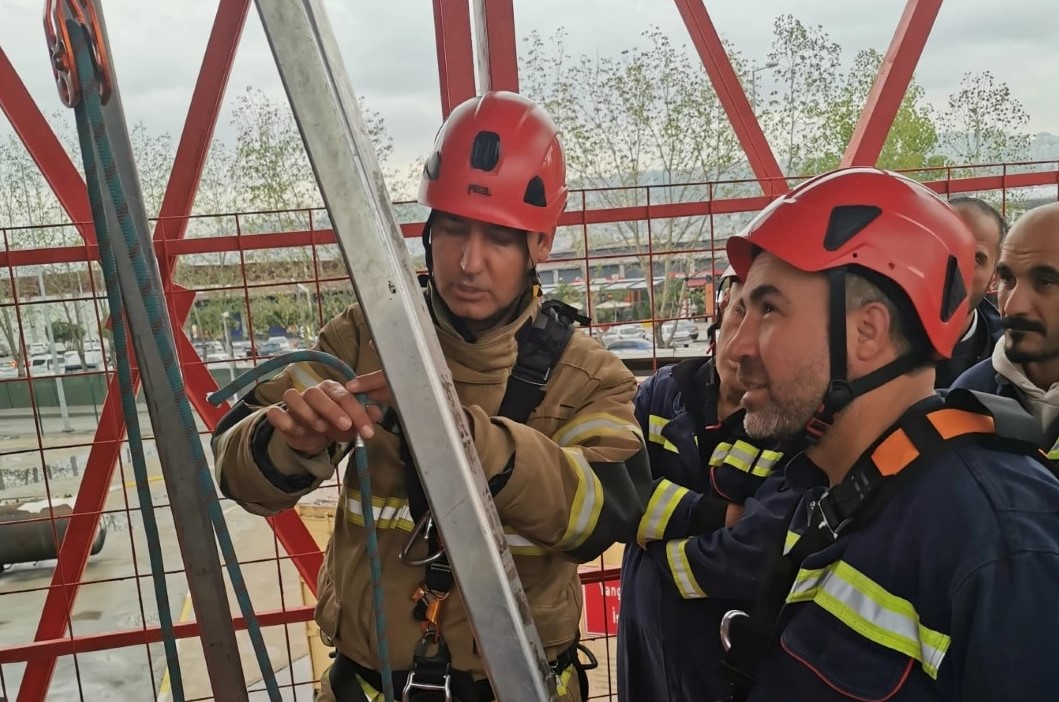 Kocaeli İtfaiyesi, Personeline Yangın Eğitimi Verdi