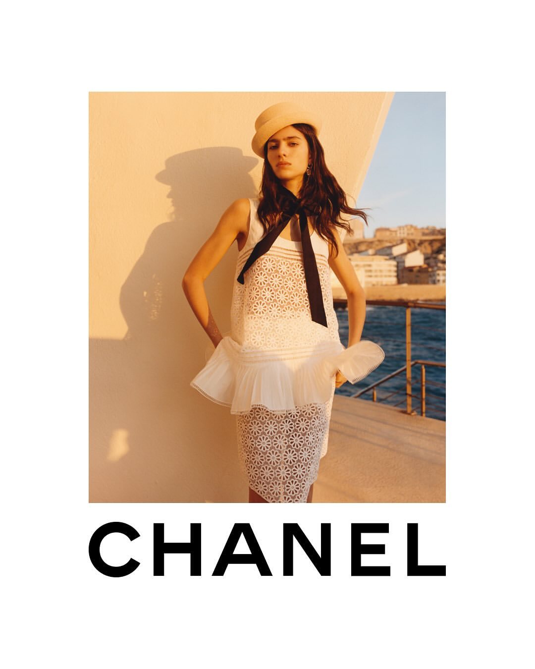 CHANEL'in 2024/25 Cruise Koleksiyonu Yaz Estetiğiyle Göz Kamaştırıyor