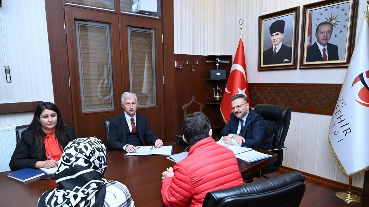 Valimiz Hüseyin Aksoy, Halk Günü Toplantısında Vatandaşlarla Buluştu