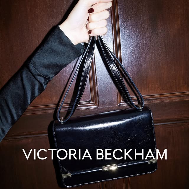 Victoria Beckham’ın Yeni Koleksiyonu: 202 Clutch Crossbody