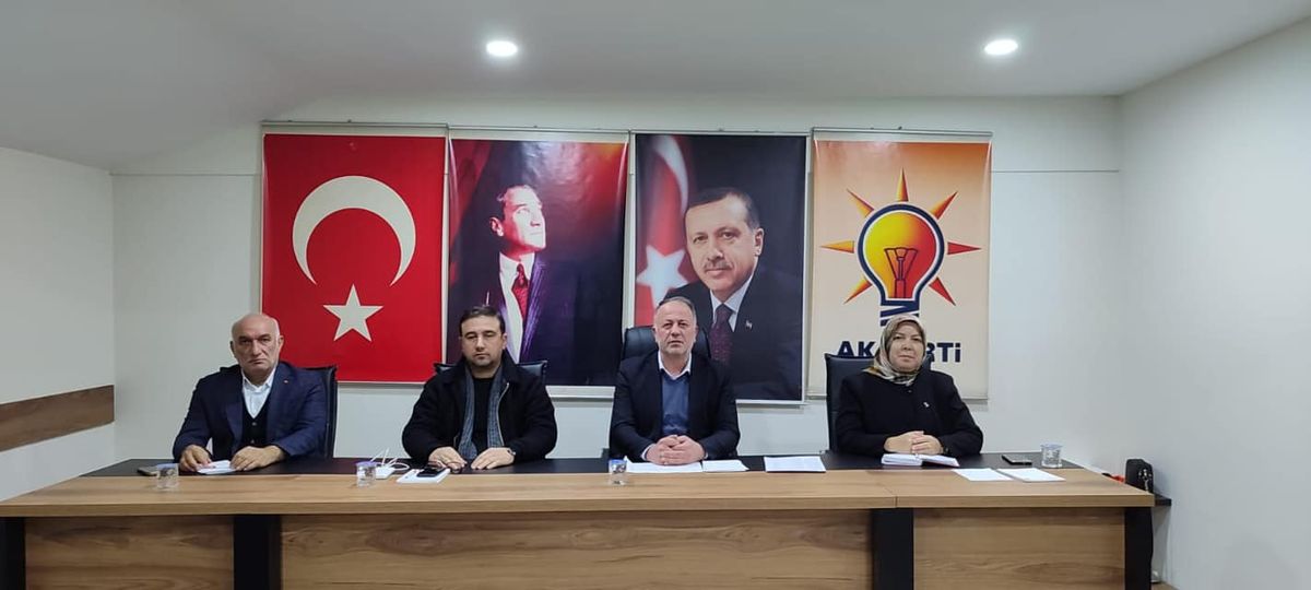 Ak Parti Akyazı İlçe Teşkilatı Haftalık Yönetim Kurulu Toplantısını Gerçekleştirdi