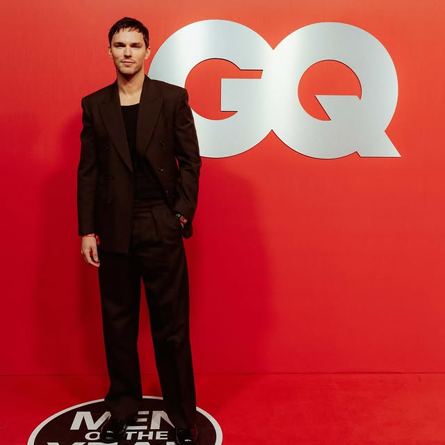 GQ Men of the Year Ödülleri Nicholas Hoult'a Yılın Aktörü Ödülünü Verdi