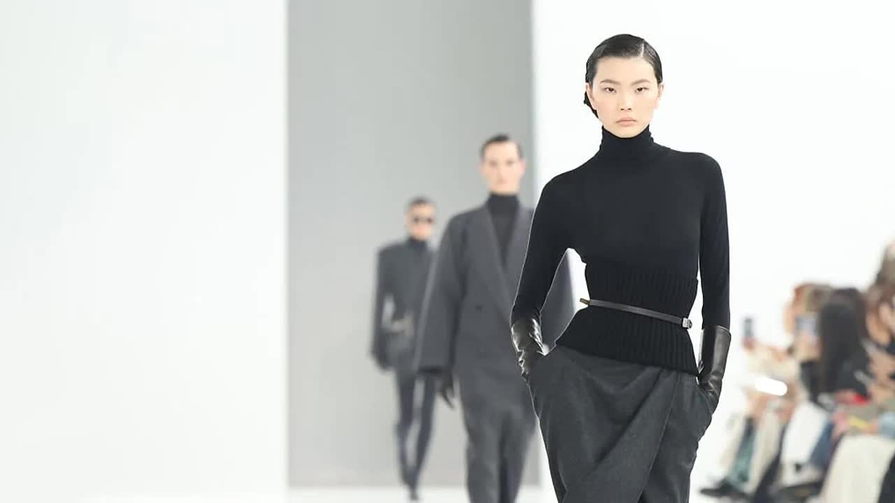 Max Mara'nın 2024/2025 Sonbahar/Kış Koleksiyonu Milan Moda Haftası'nda Gözler Önüne Serildi