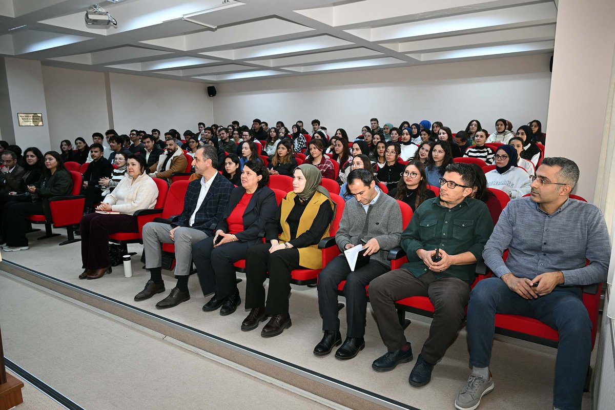 Afyon Kocatepe Üniversitesi'nde Yorgun Ruhlar İçin Hayatı İyileştiren Formüller Konferansı Gerçekleştirildi