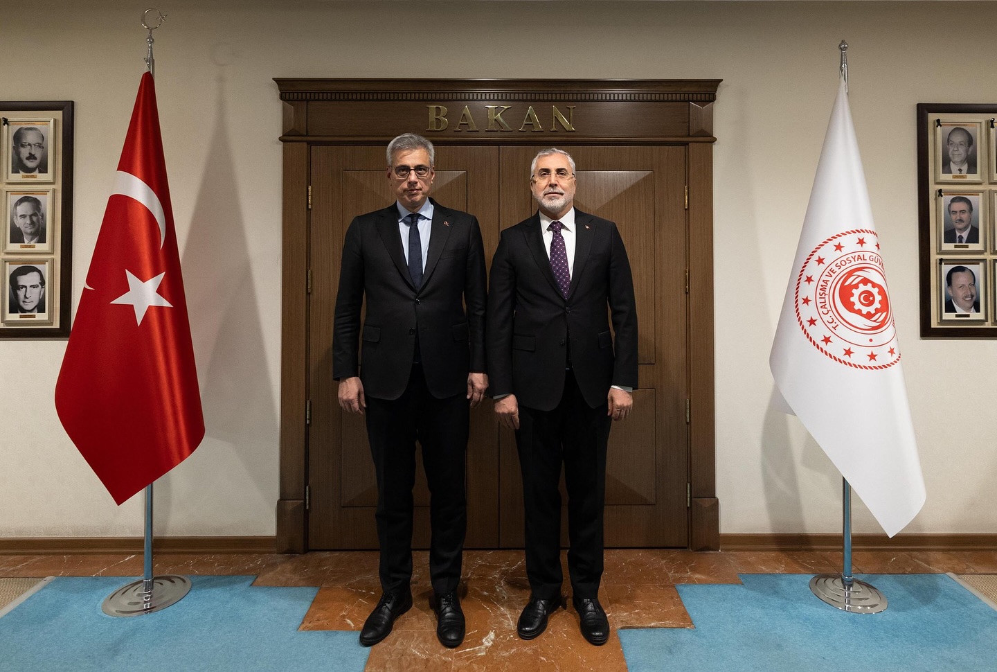 Sağlık Bakanı Prof. Dr. Kemal Memişoğlu, Çalışma ve Sosyal Güvenlik Bakanı Prof. Dr. Vedat Işıkhan'ı Ziyaret Etti