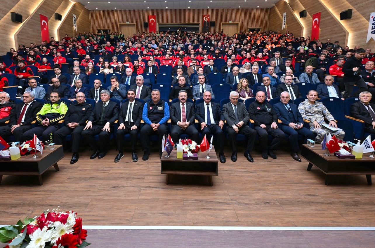 Valimiz Sayın Hüseyin Aksoy'un liderliğinde Eskişehir'de Arama Kurtarma Ekipleri Projesi başlatıldı