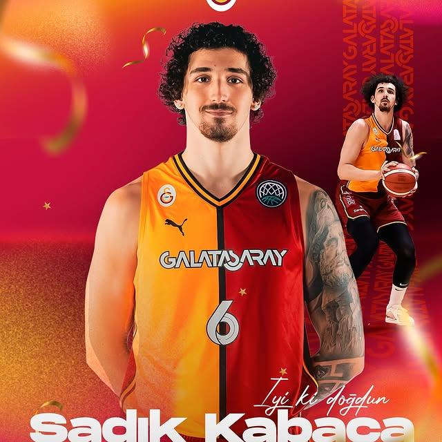 Galatasaray Erkek Basketbol Takımı, Sadık Emir Kabaca'nın Doğum Gününü Kutladı