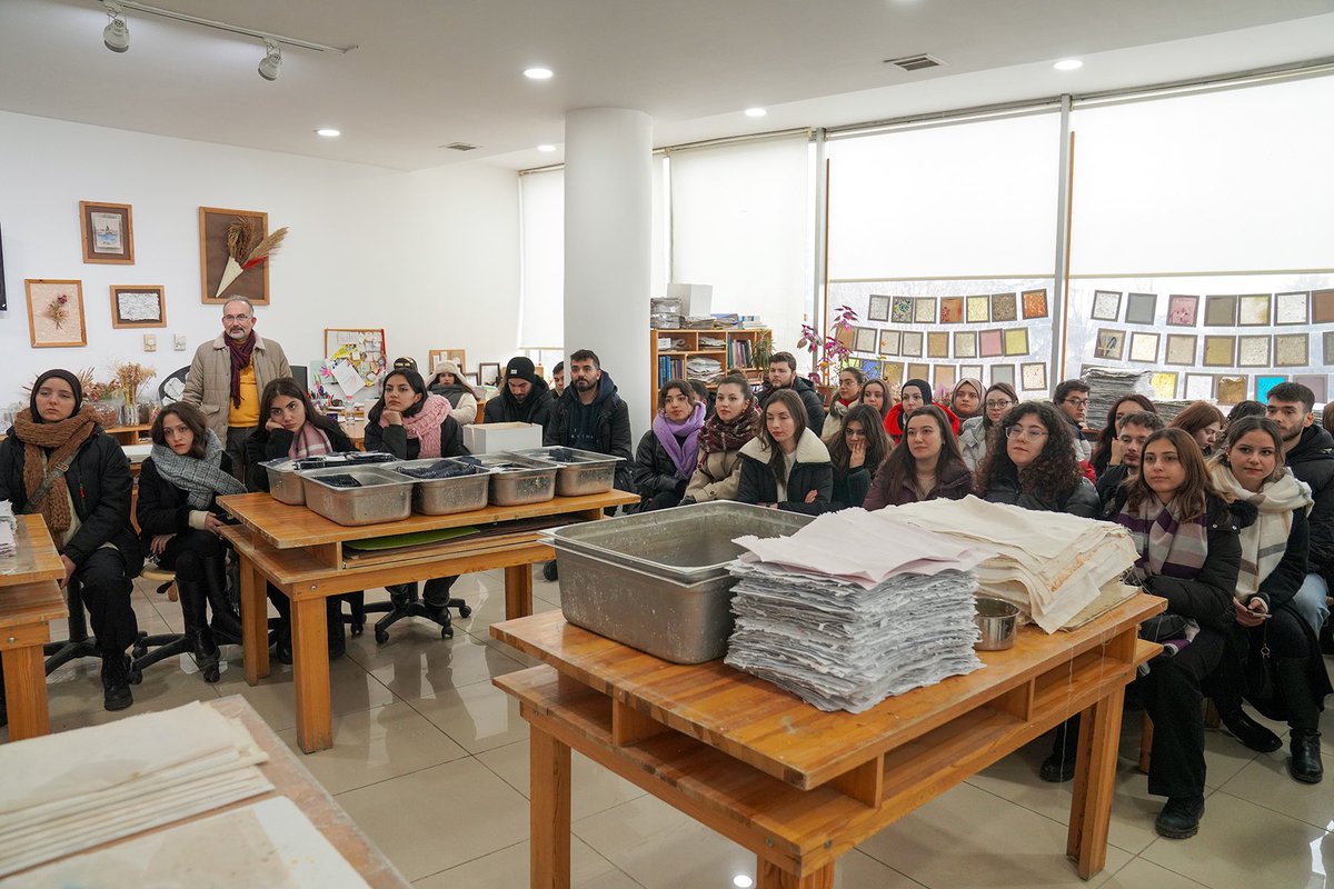 Tepebaşı Belediyesi, Anadolu Üniversitesi öğrencilerine geri dönüşüm atölyesi imkanı sağlıyor