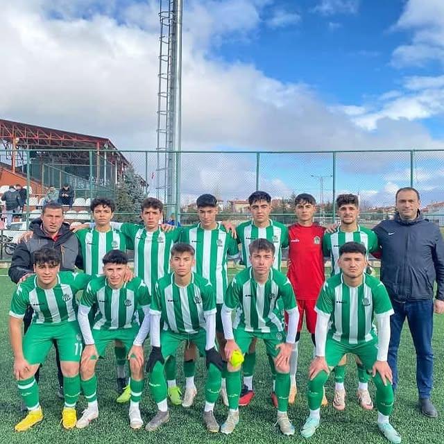 Şuhut Belediye Hisarspor U18 Takımı, Değirmen Ayvalı Spor U18 Takımı'nı Kızaklı Görüntüyle Geçti