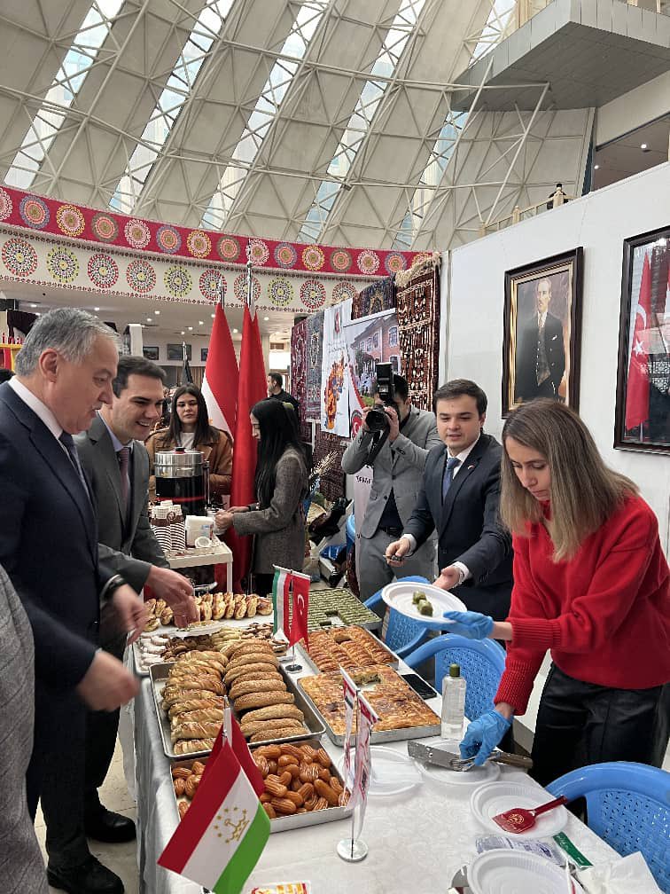 Tacikistan Dışişleri Bakanlığı, Kordiplomatik Kermesi'nde Türkiye Standıyla Dikkat Çekti