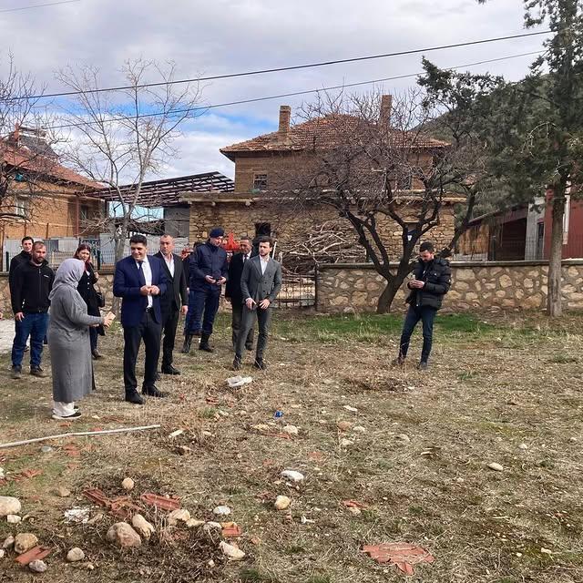 Başmakçı Kaymakamı Bilal Çelik, Yassıören Köyü'nde Halk Toplantısı Düzenledi