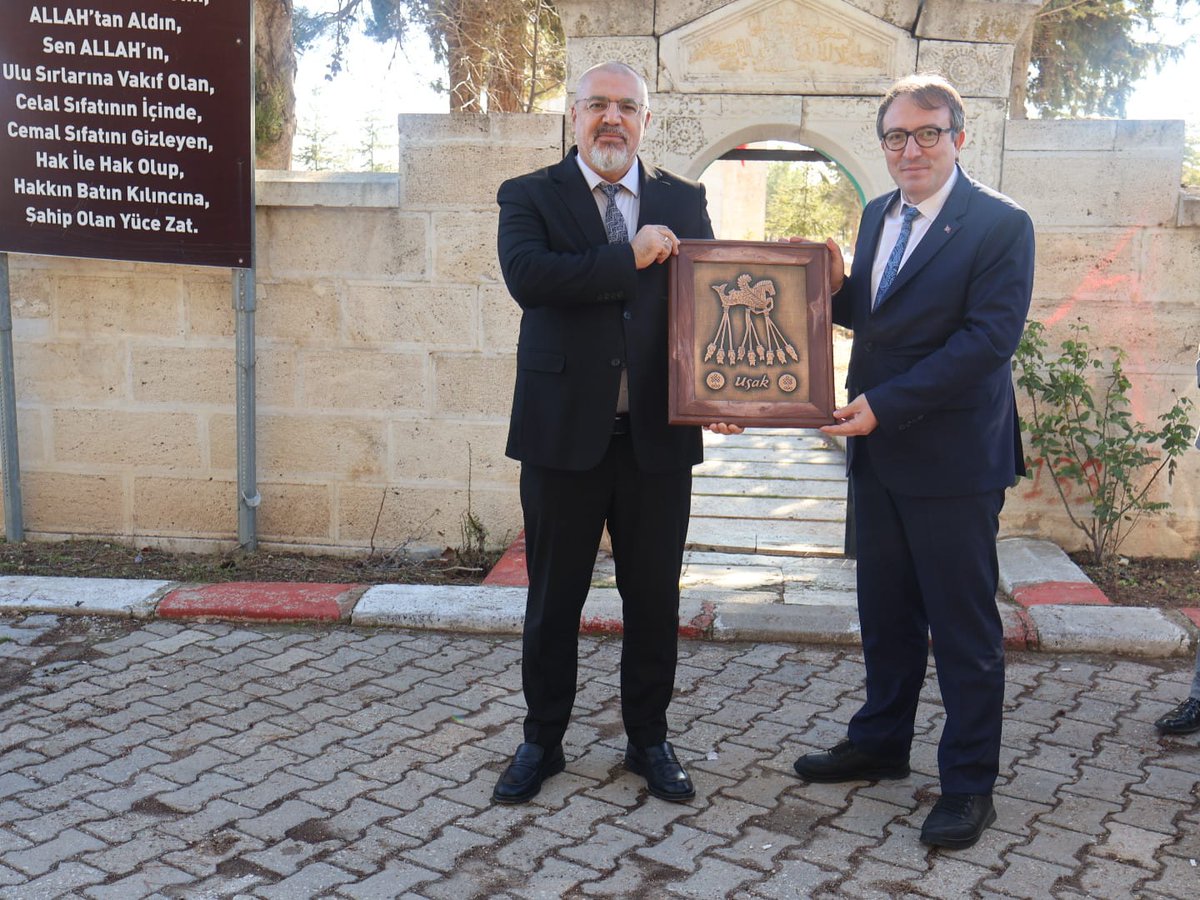 Alevi Bektaşi Kültür ve Cemevi Başkanı Hacım Sultan Türbesi'ni Ziyaret Etti