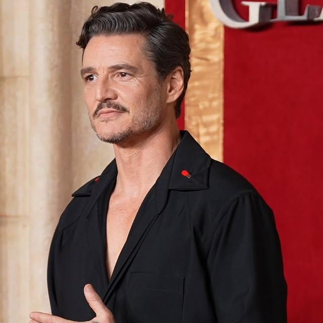 Pedro Pascal'ın Yeni Vintage Hip Hop Tarzı