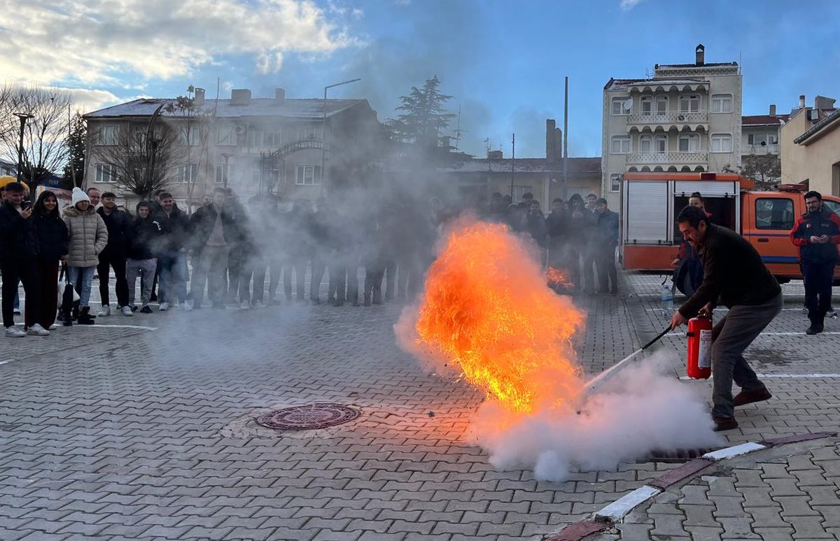 Emirdağ Yurdu'nda Afet Farkındalık Eğitimi ve Tatbikatı Gerçekleşti