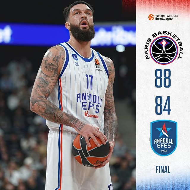 Anadolu Efes, EuroLeague'de Paris Basketbol'u 88-84 mağlup etti