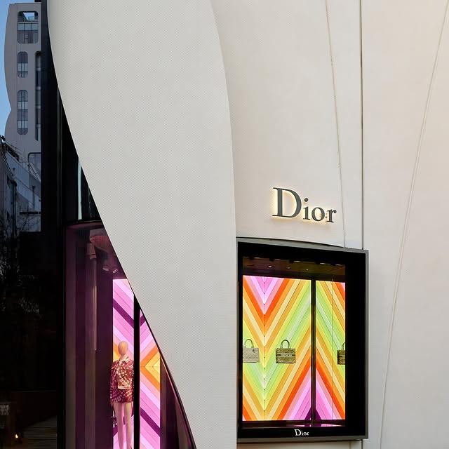 Seul ve Hong Kong'un Ünlü Butiklerinde Miss Dior Koleksiyonu