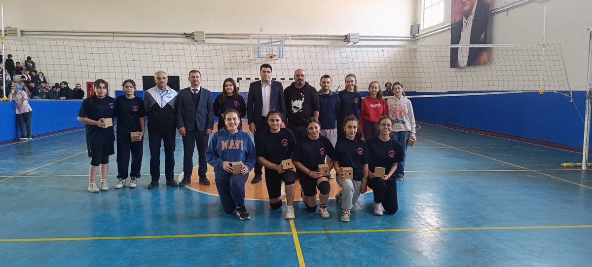 Başmakçı'da Voleybol Maçı Coşkusu