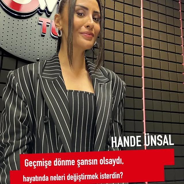 Ünlü Sanatçı Hande Ünsal Geçmişe Dönme Şansı Olsaydı Neleri Değiştirirdi?